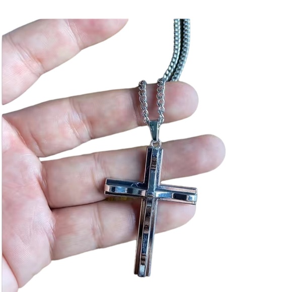 Silver Large Unisex Cross Necklace with Thick Chain - Picture 3 of 4
